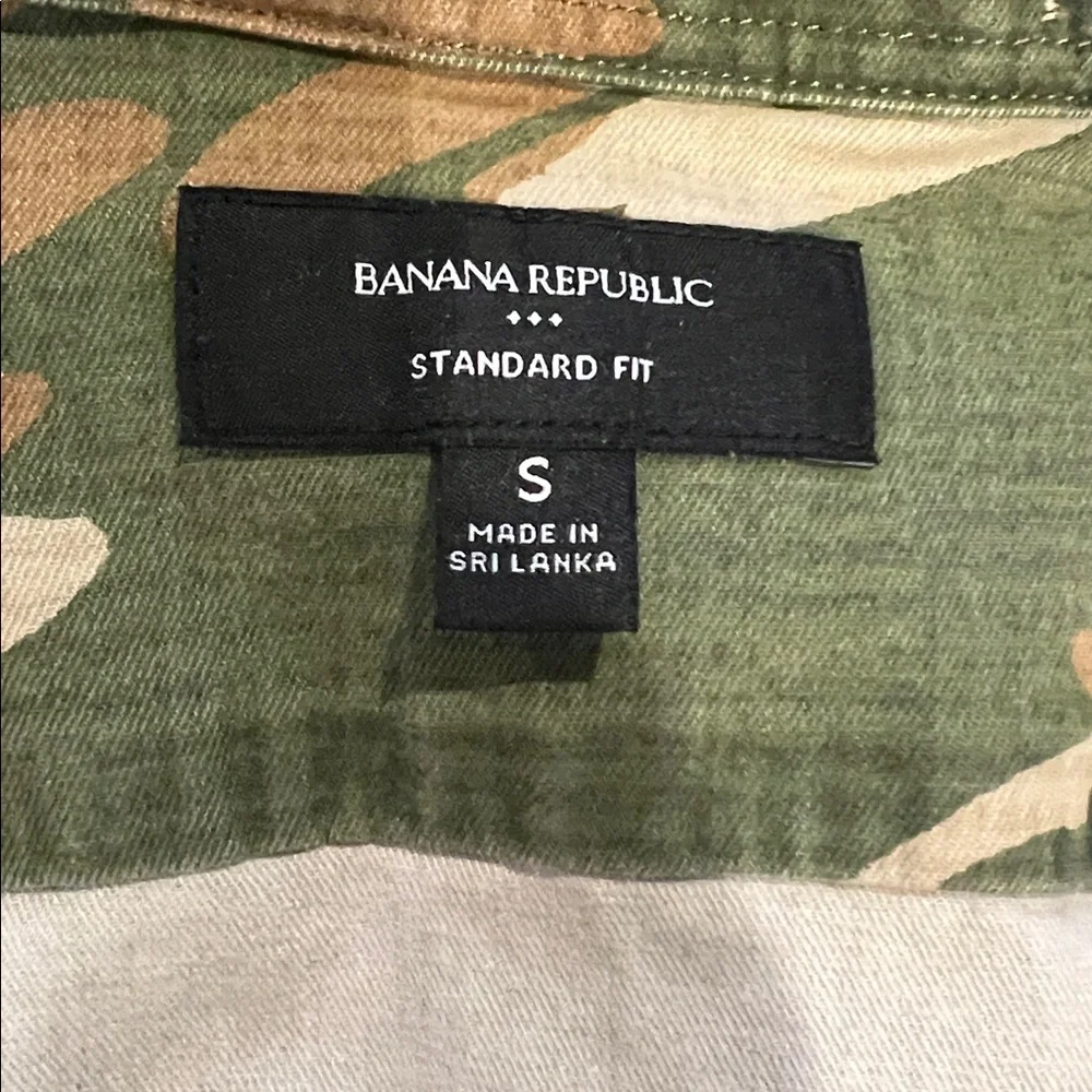 Banana Republic Camo Cactus Safari Button Up Short Sleeve Shirt